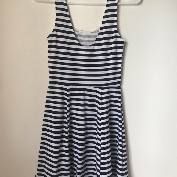 💕6 items/$12💕 H&M navy and white striped dress - Picture 3 of 3